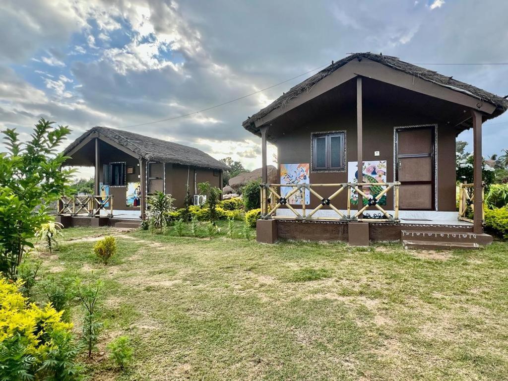 Leo Woods Hampi River View Hotel Екстериор снимка